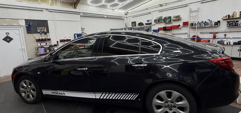 Detail: Steinschlagzone / Stoßfänger